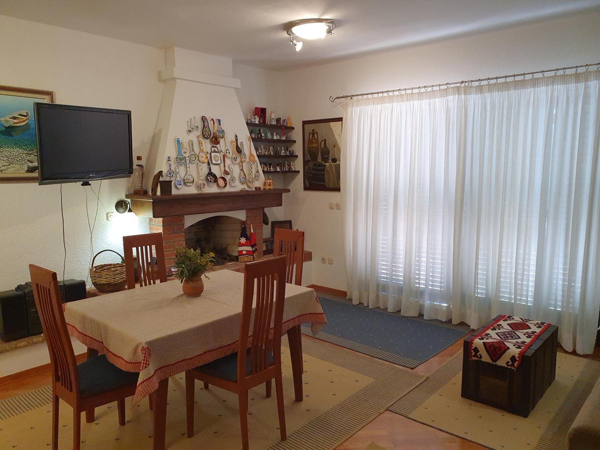 Holiday House "Lea" Lukoran Екстериор снимка