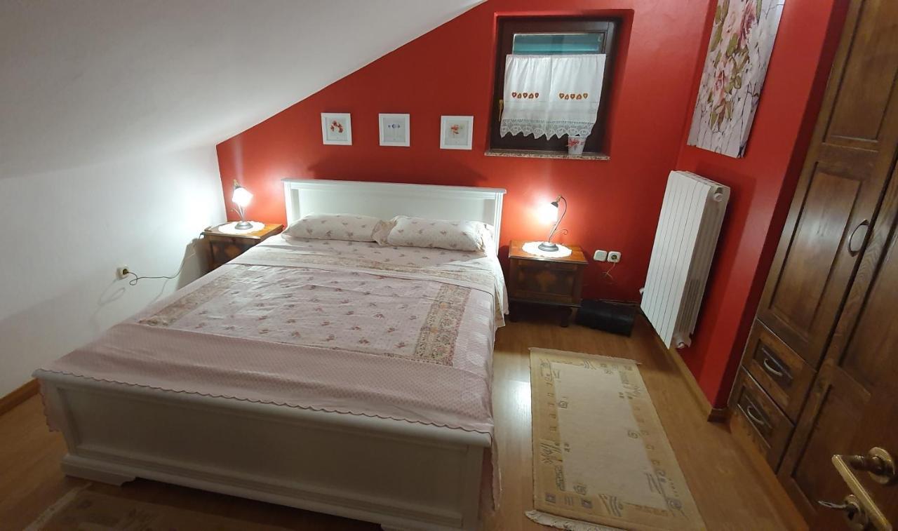 Holiday House "Lea" Lukoran Екстериор снимка